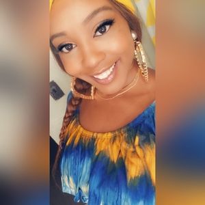 Meet your Posher, Cherry